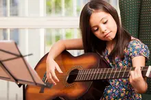 Niña guitarra